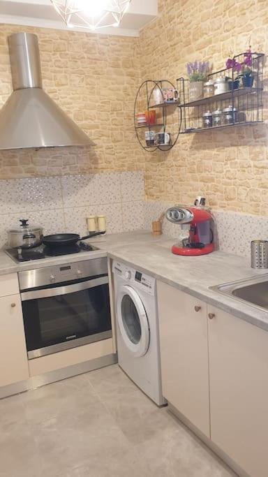 Apartment κερκυρασ 27 πεδιον αρεωσ 6οσ οροφοσ με θεα Athens